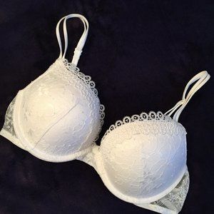 White Lace Push-Up Bra